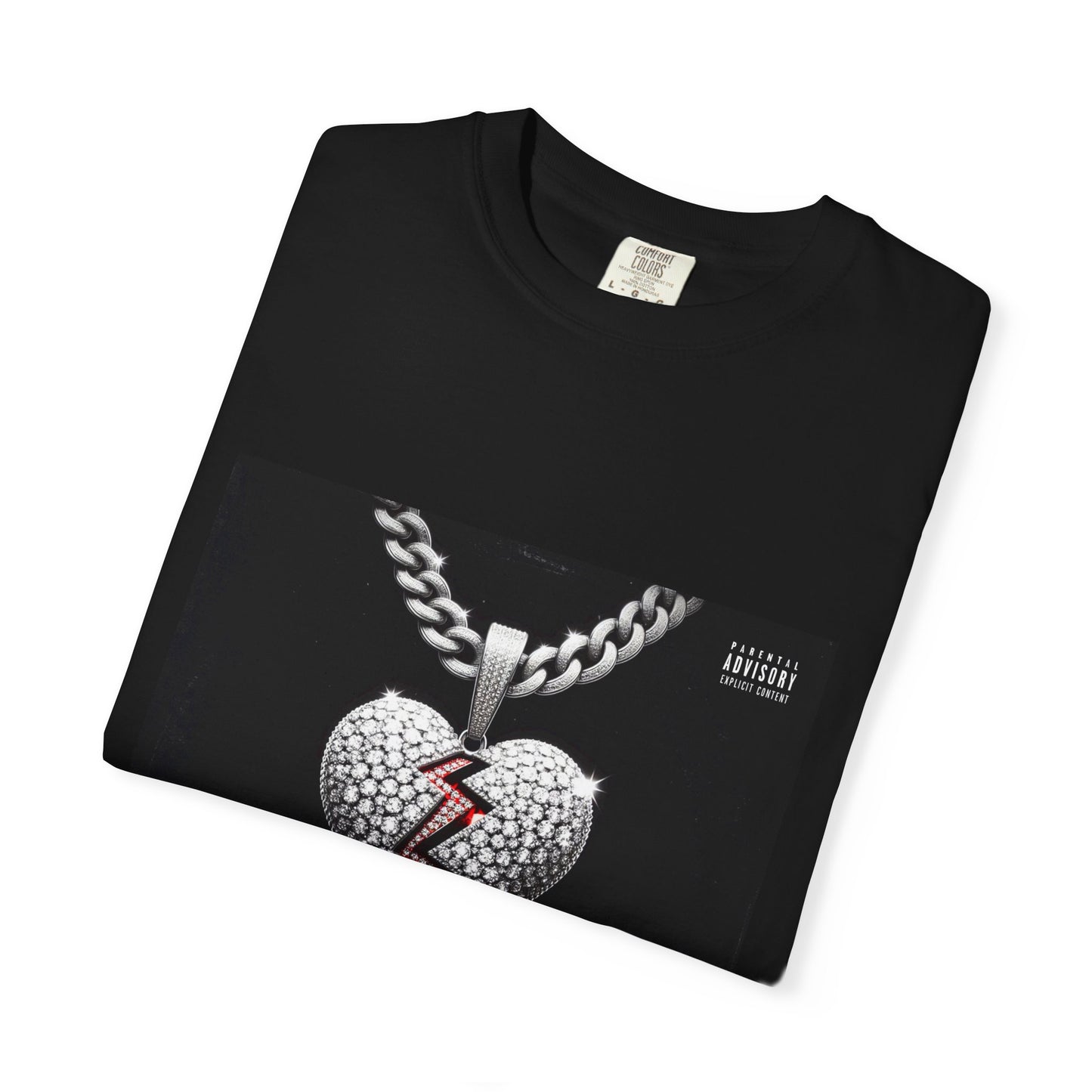 Heart Pendant Graphic T-Shirt, Unisex Fashion Tee, Casual Wear, Gift for Him/Her, Trendy Apparel for Any Occasion