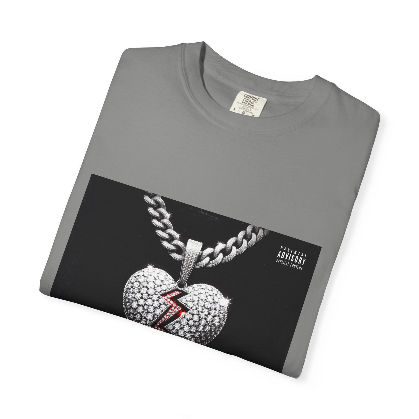 Heart Pendant Graphic T-Shirt, Unisex Fashion Tee, Casual Wear, Gift for Him/Her, Trendy Apparel for Any Occasion