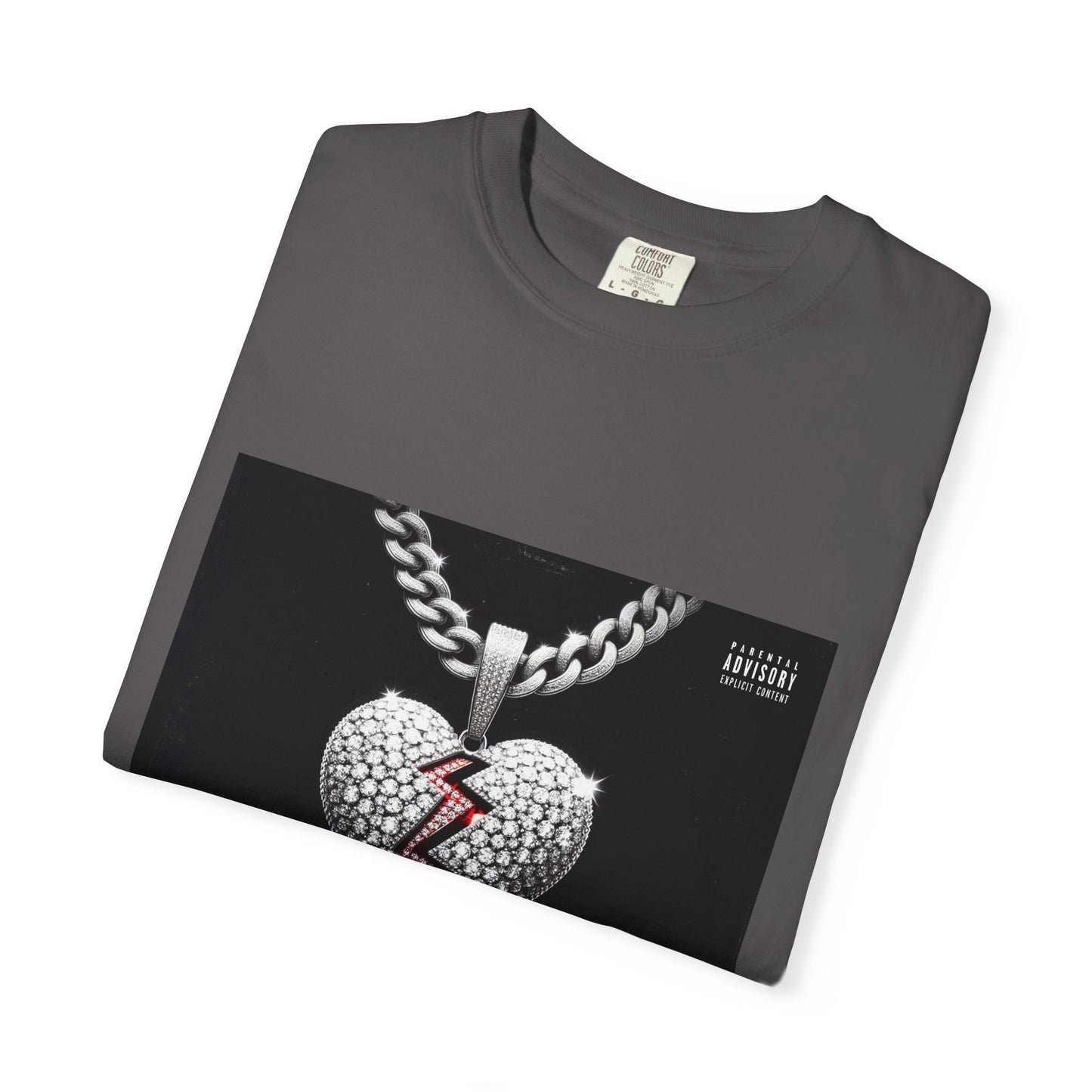 Heart Pendant Graphic T-Shirt, Unisex Fashion Tee, Casual Wear, Gift for Him/Her, Trendy Apparel for Any Occasion